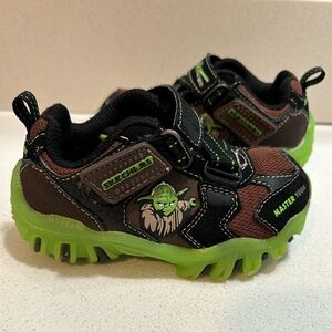 Skechers - Disney Yoda Sneakers